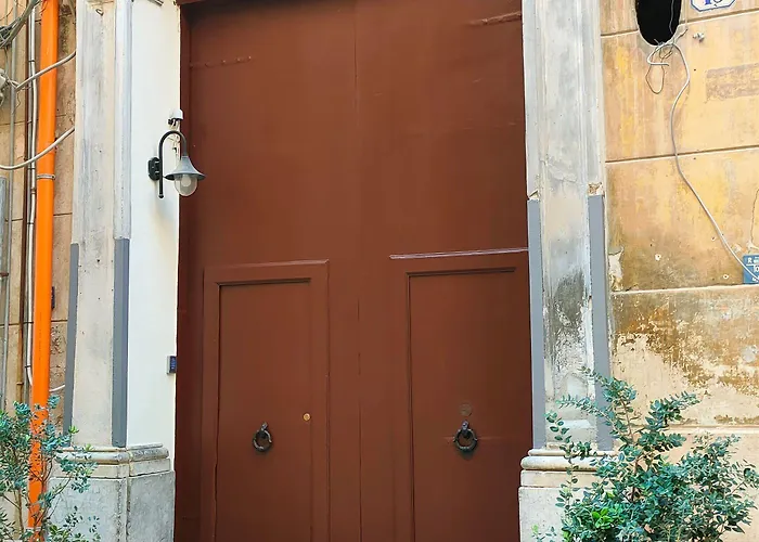 Del Parlamento לינה וארוחת בוקר 3*