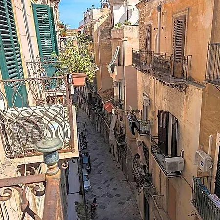 Del Parlamento Couette-café 3*