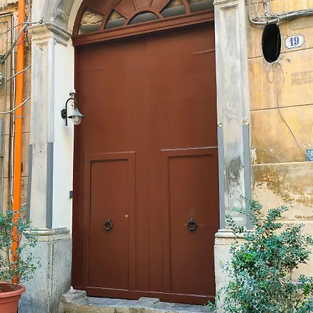 Del Parlamento Bed & Breakfast 3*